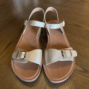 Kate Park Gold Sandals Women’s Size 9 Adjustable Metallic Comfortable NWOT